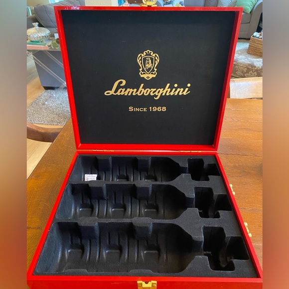 Lamborghini Wine Box Red Shiny Case Gold Lettering & Hardware *EMPTY - BOX ONLY - Picture 6 of 8